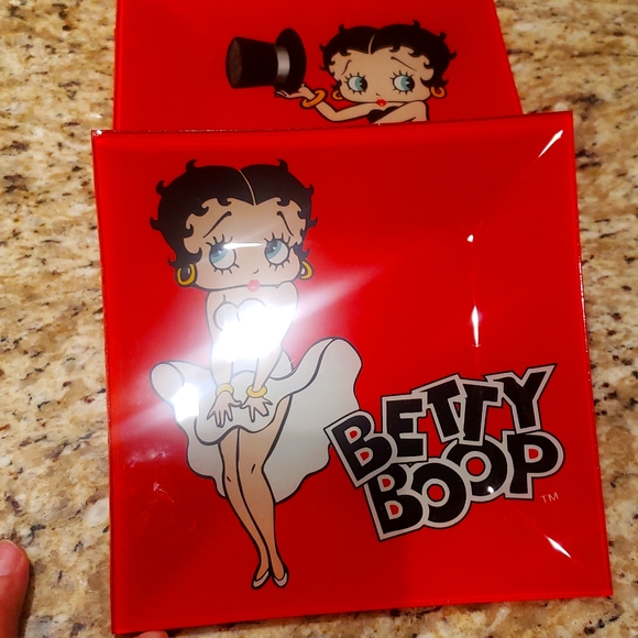 Betty Boop plate collection - Picture 1 of 4